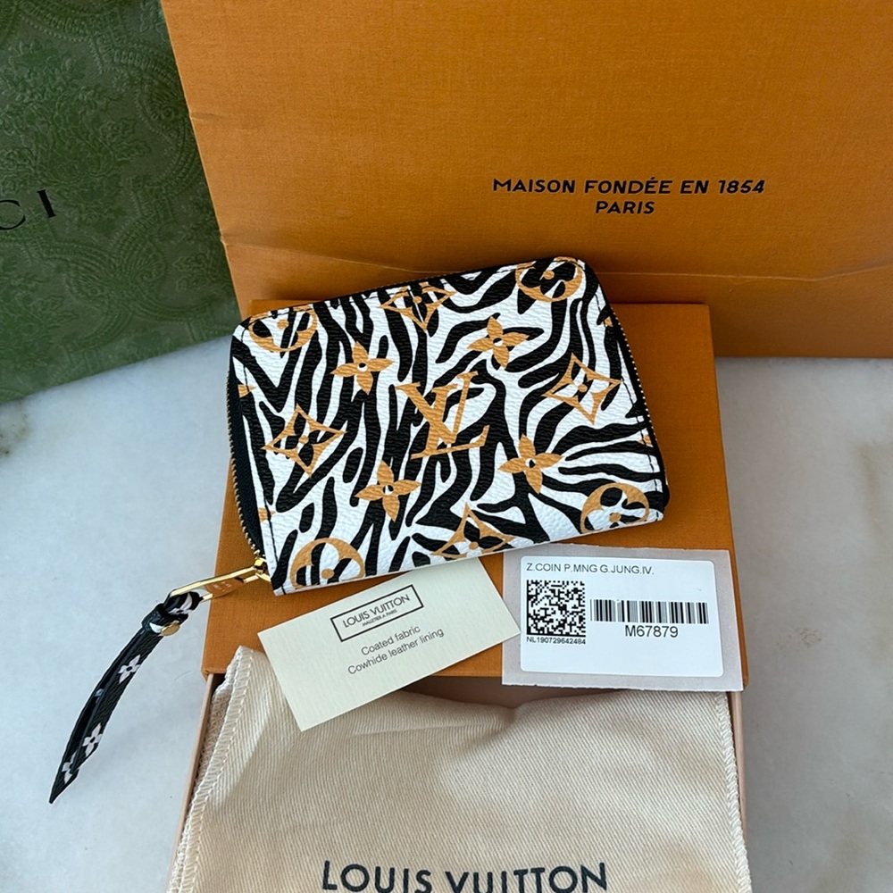 SOLD—-🔥NWT Louis Vuitton jungle coin purse - Picture 1 of 12